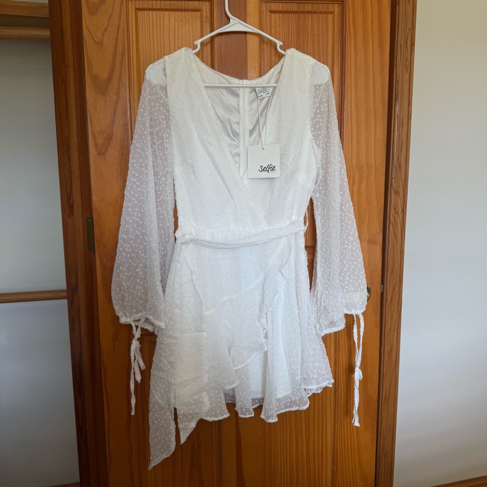 Selfie Leslie White Textured Long Sleeve Dress